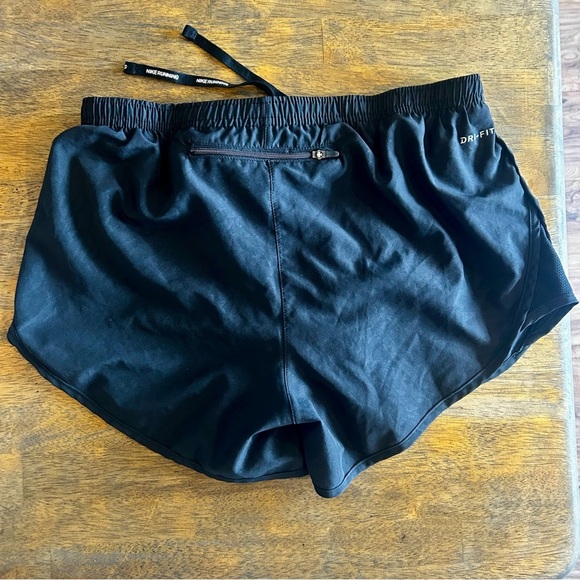 Nike Dri-FIT running Shorts (2) and Leggings (1) size small bundle of 3 - Picture 7 of 11